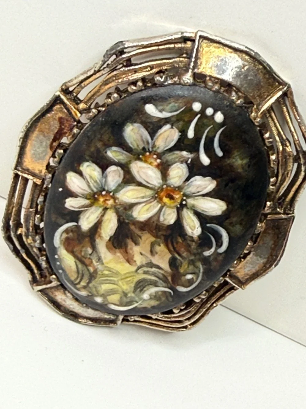 N/A oval brooch